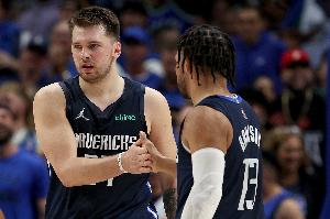 火爆尼克斯5大战马刺全场录像_火爆尼克斯5大战马刺全场录像在线观看_免费看直播