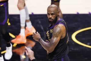 弗莱：詹姆斯最明智选择就是留守湖人 骑士漏洞太多他无力填补-a6
