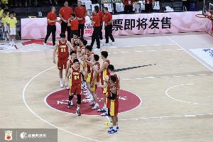 媒体人：男足踢不了世界杯 中国男篮也打不了世界杯了吗