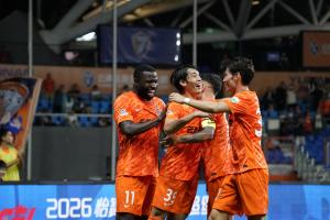 暂升第三！玉昆2-1河南 18岁布尼亚明处子球叶力江离谱梦游送礼