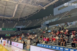火爆马刺对尼克斯3全场录像